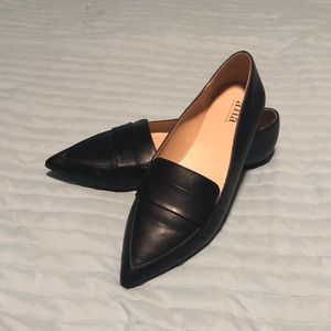 pointed tipped black flats